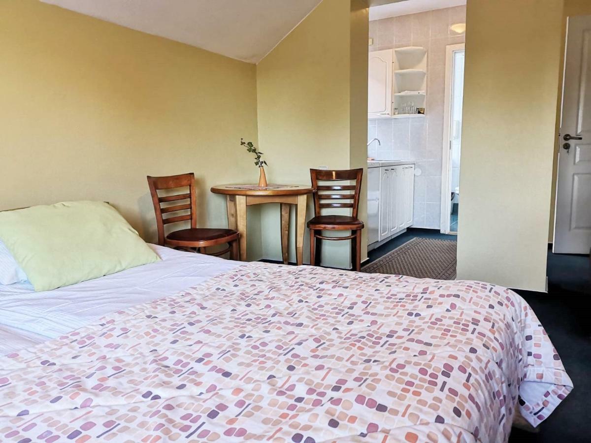Info Hotel Apartments Palanga Buitenkant foto